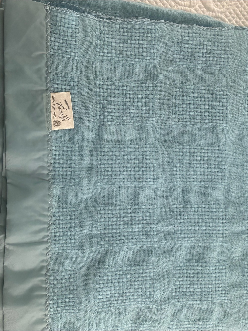 Vintage Faribo 100% Pure Wool Blanket Light Blue Satin Trim 78x86 NWOT USA